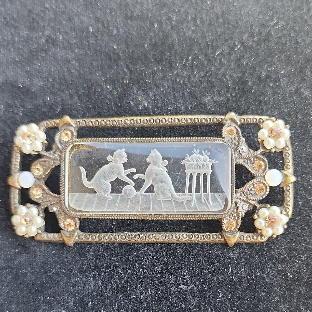 Vintage Gold and Pearl Brooch with Cat Design